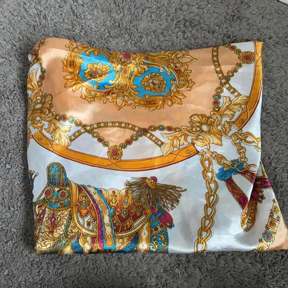 gemini satin scarf - Picture 4 of 4